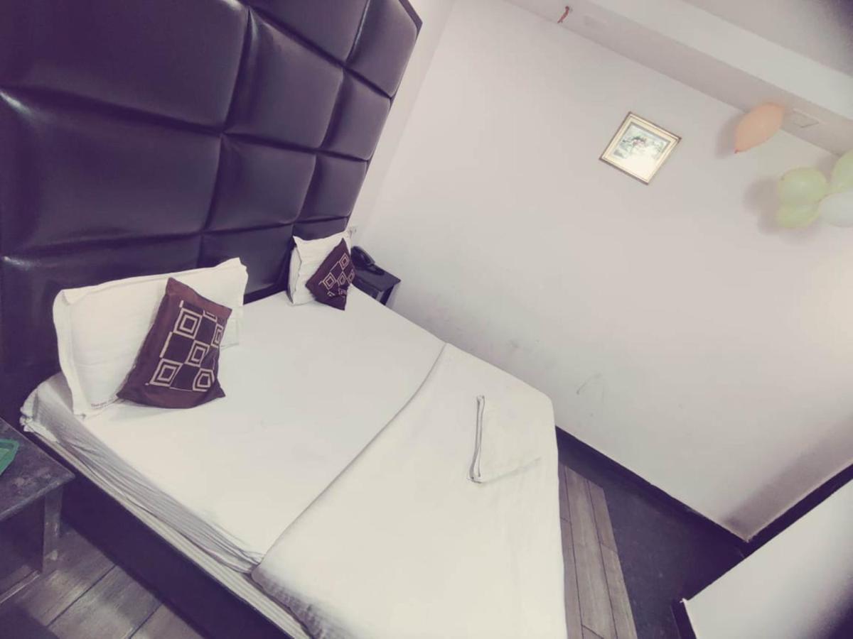 Hotel Saya Deluxe Near New Delhi Railway Station ' Bagian luar foto