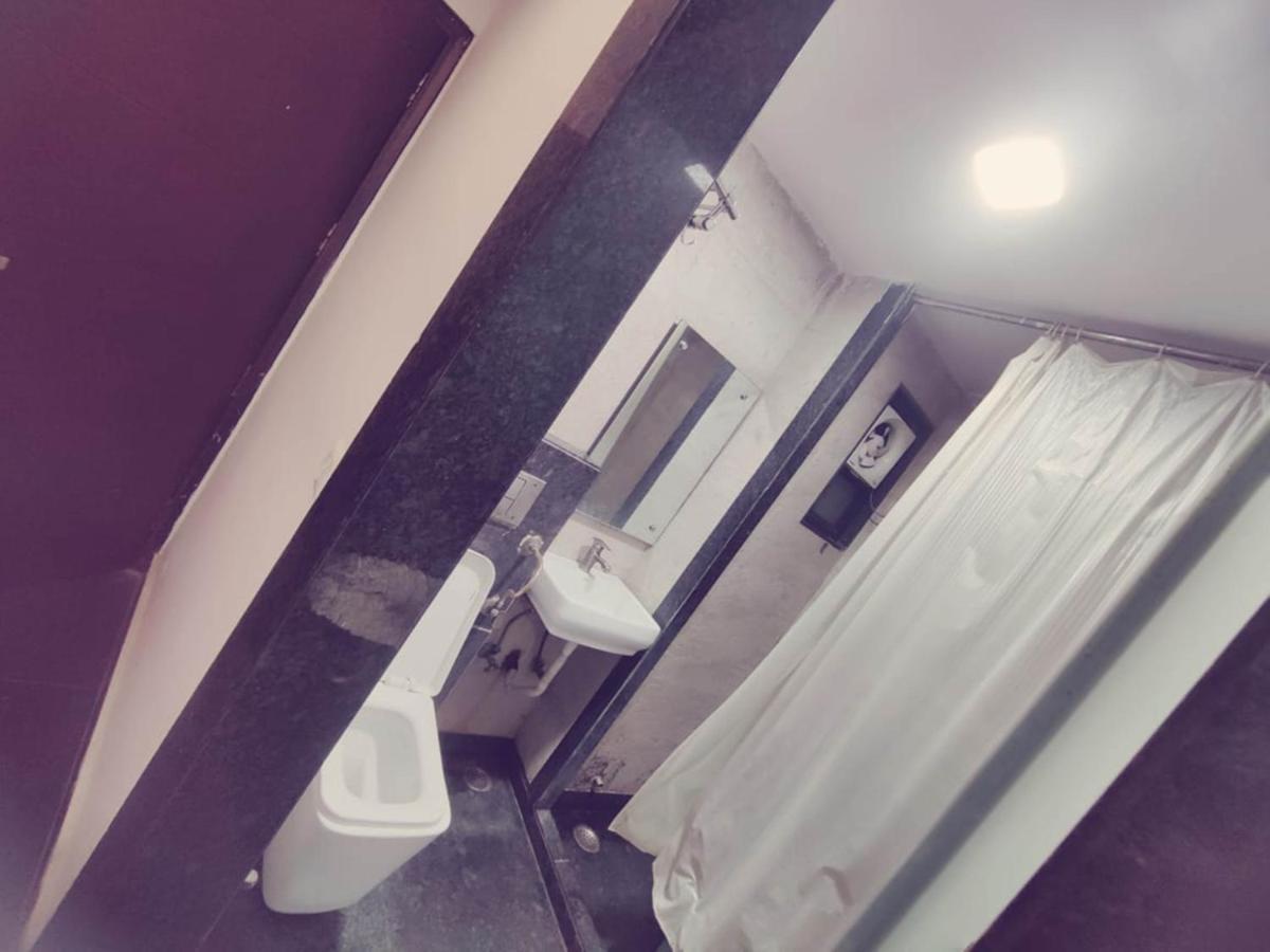 Hotel Saya Deluxe Near New Delhi Railway Station ' Bagian luar foto