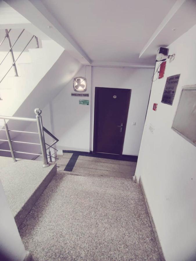 Hotel Saya Deluxe Near New Delhi Railway Station ' Bagian luar foto