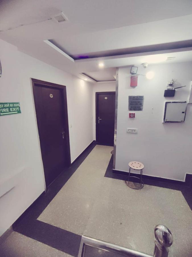 Hotel Saya Deluxe Near New Delhi Railway Station ' Bagian luar foto