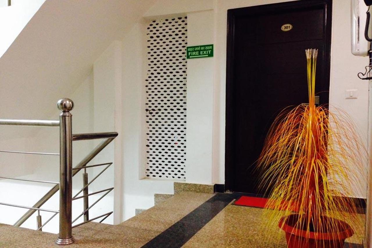 Hotel Saya Deluxe Near New Delhi Railway Station ' Bagian luar foto