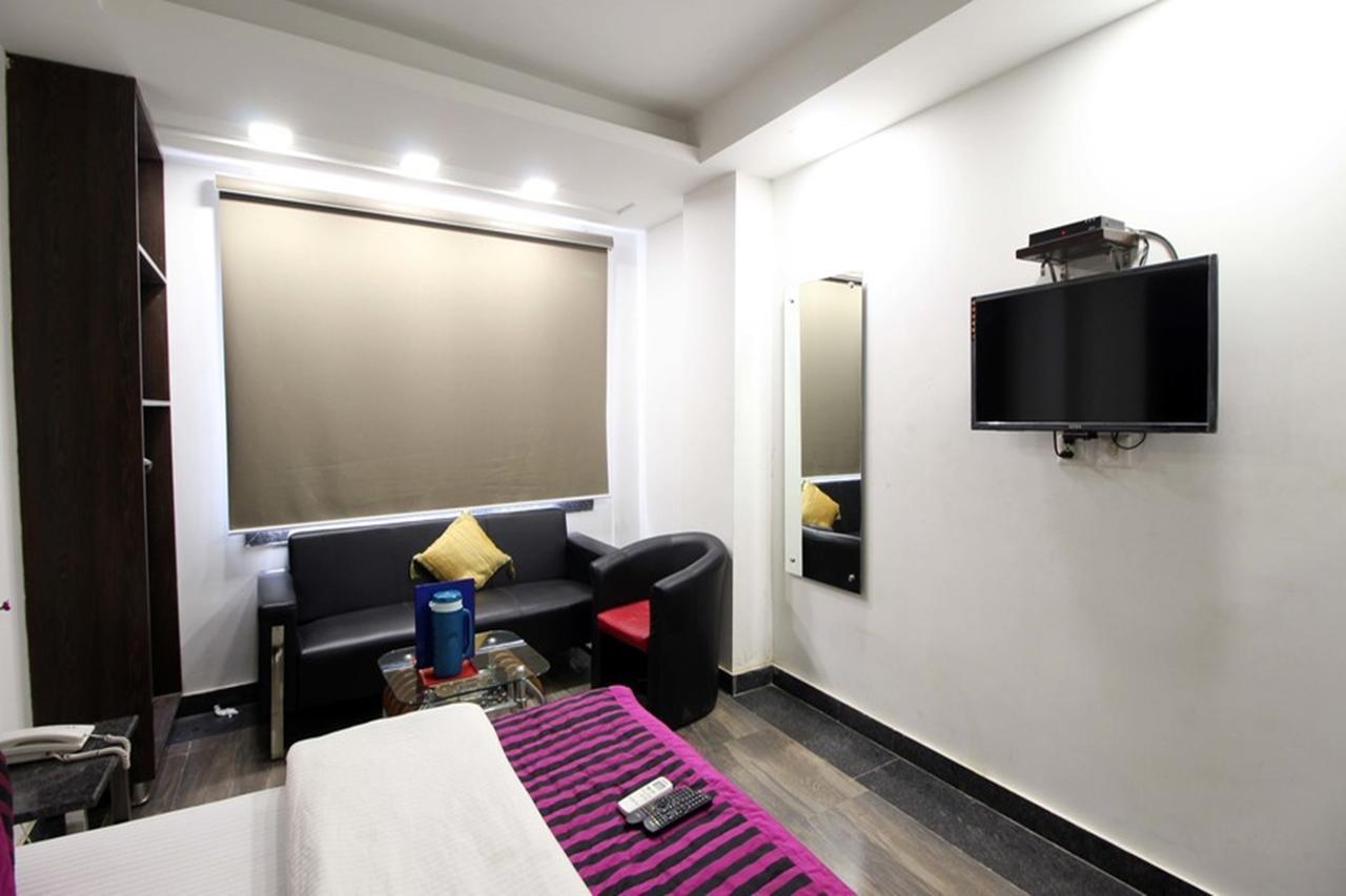 Hotel Saya Deluxe Near New Delhi Railway Station ' Bagian luar foto